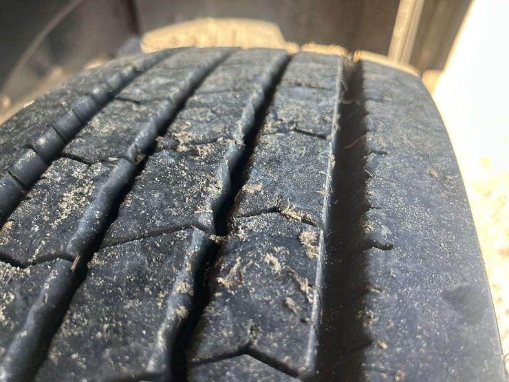 2007-freightliner-mt55-image-10