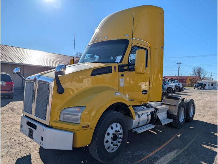 2020-kenworth-t880-image-1