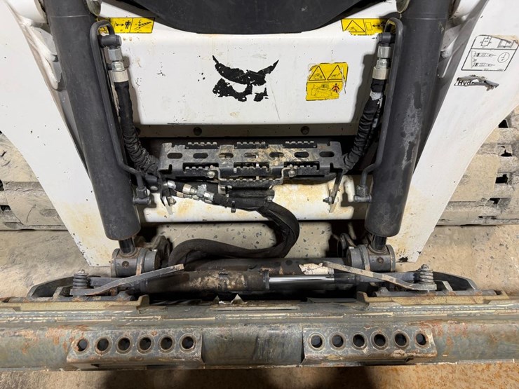 2023-bobcat-t770-image-10
