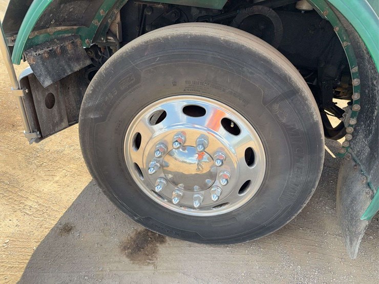 2003-peterbilt-379-image-10