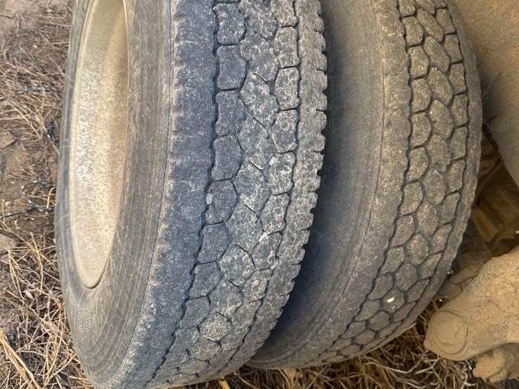 1996-peterbilt-379-image-12