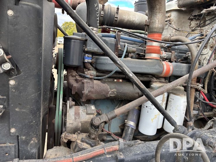 mack-r686st-image-36