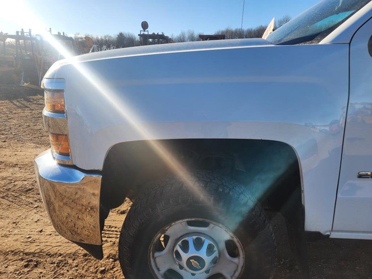 2017-chevrolet-2500-image-17