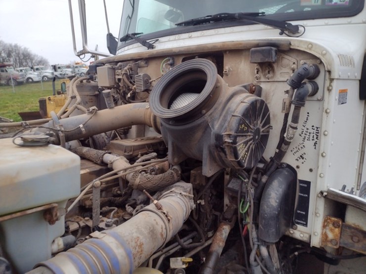 peterbilt-337-image-23