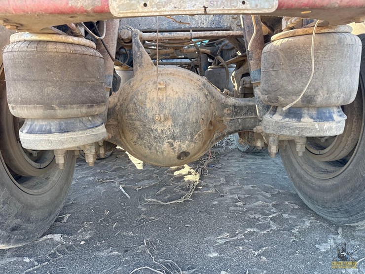 1996-peterbilt-379-image-30