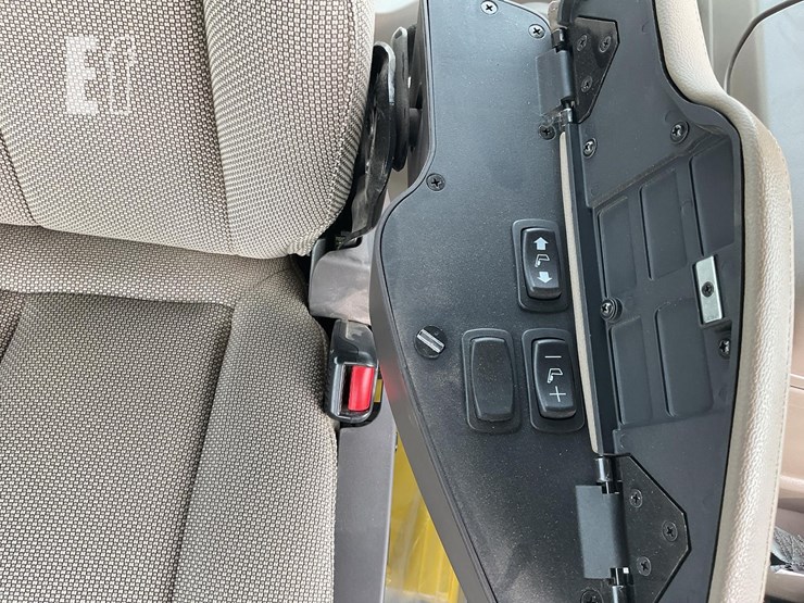 john-deere-8r-250-image-51