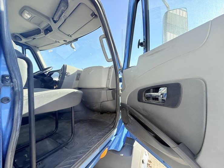 2017-international-prostar-image-76