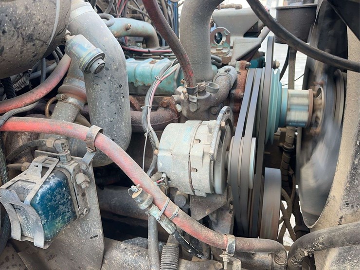 1991-international-4700-image-14