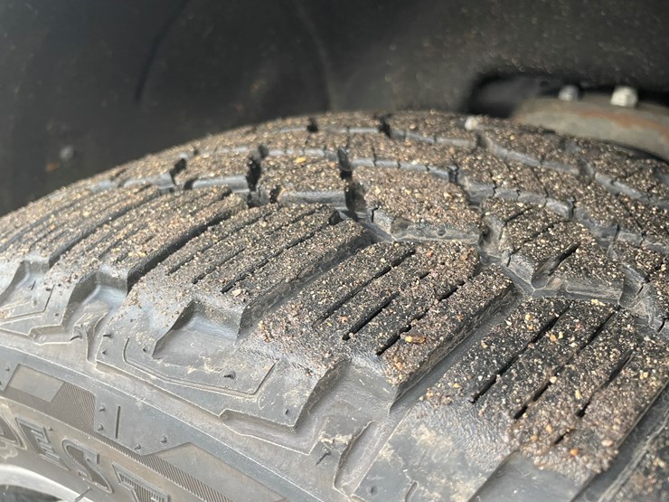 2019-chevrolet-suburban-image-14