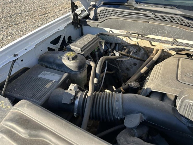 2015-chevrolet-silverado-2500hd-image-94