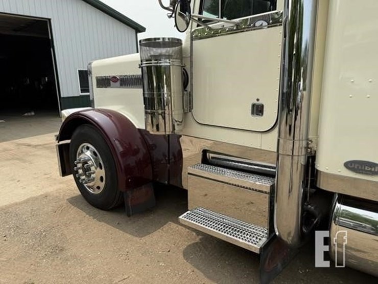 2002-peterbilt-379-image-67