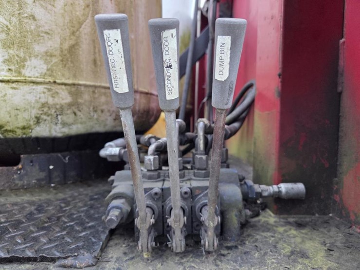 2013-international-durastar-4300-image-38