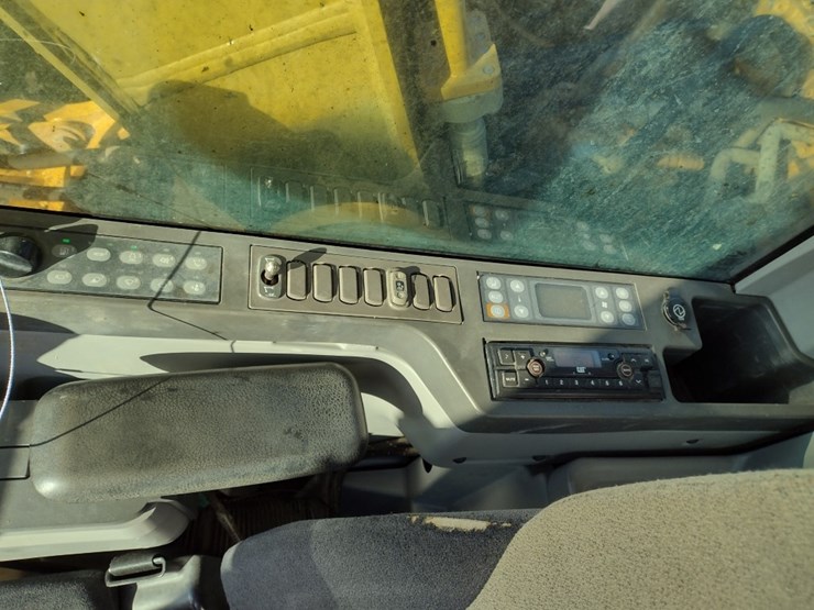 caterpillar-320fl-image-10