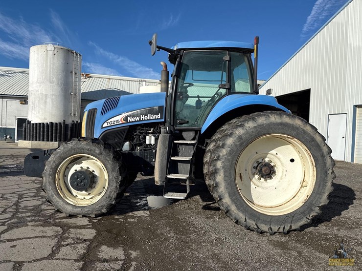 new-holland-tg215-image-2