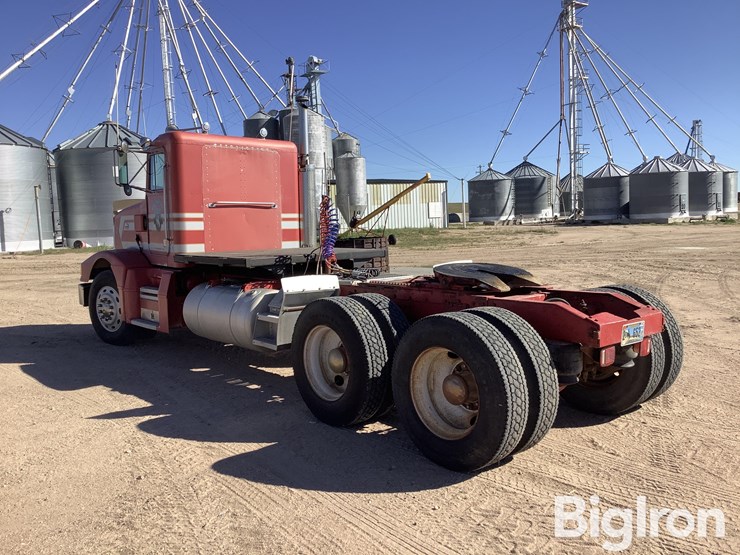 peterbilt-377-image-7