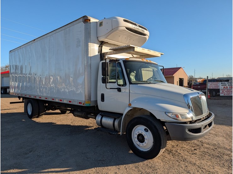 2016-international-durastar-4300-image-3