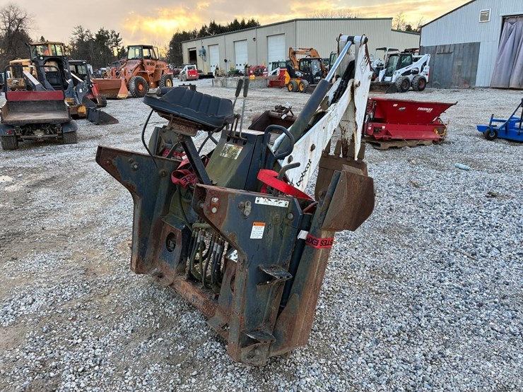 bobcat-811-skid-steer-backhoe-attachment-image-5