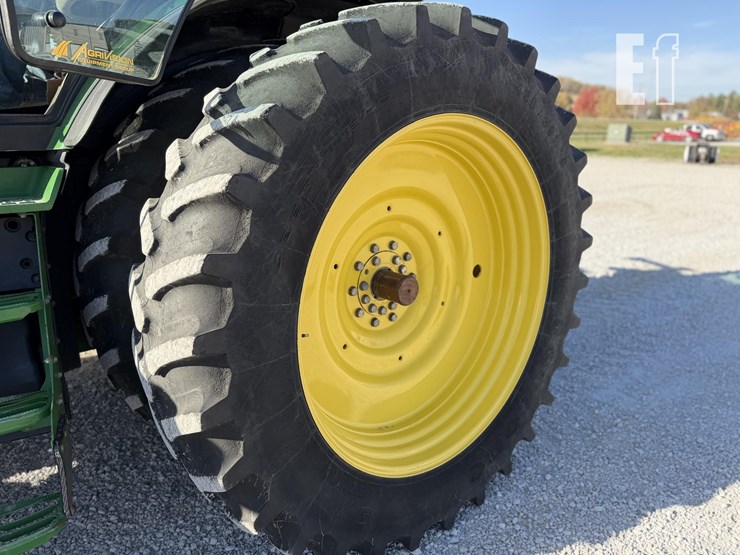 john-deere-8245r-image-17