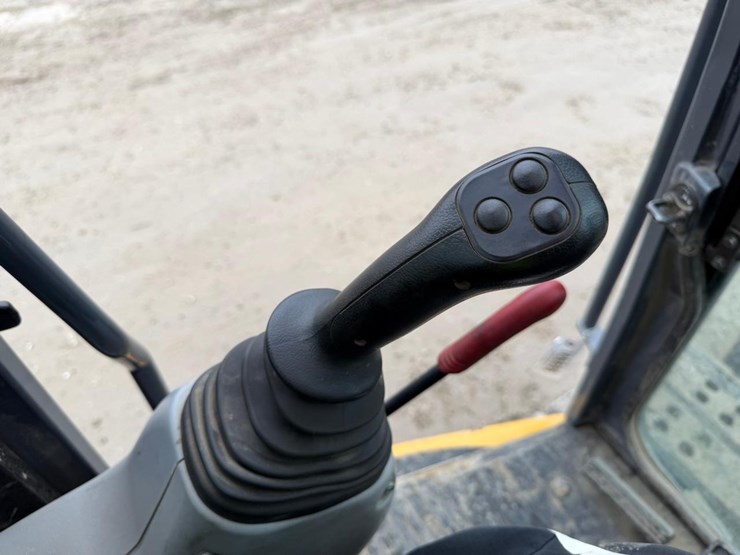 2018-deere-85g-image-39