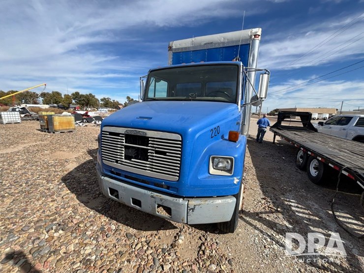 freightliner-fl106-image-2