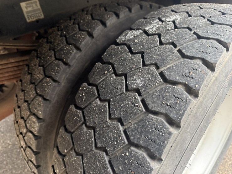 #1830-•-2015-ram-5500-4x4-service-truck-image-47