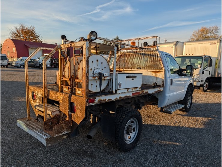 2011-ford-f350-image-7