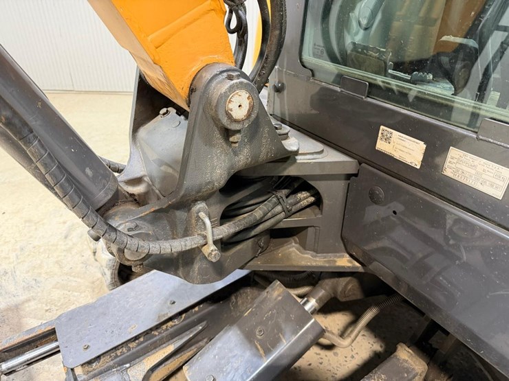 2022-case-cx37c-image-15