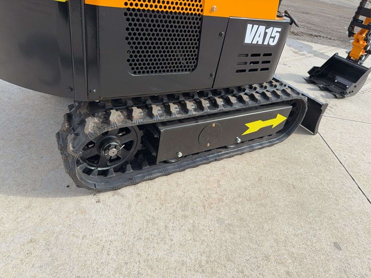 2025-miva-va15-mini-excavator-image-6