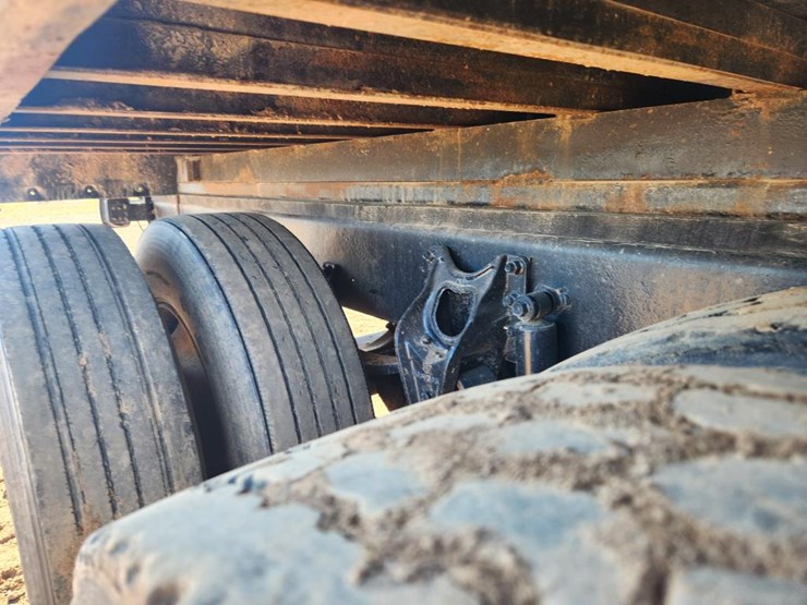 international-8100-image-27