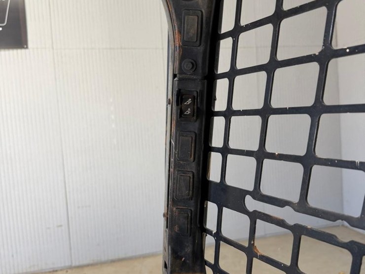 2022-bobcat-s740-image-22