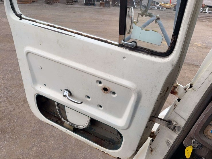 1981-ford-ln700-image-35