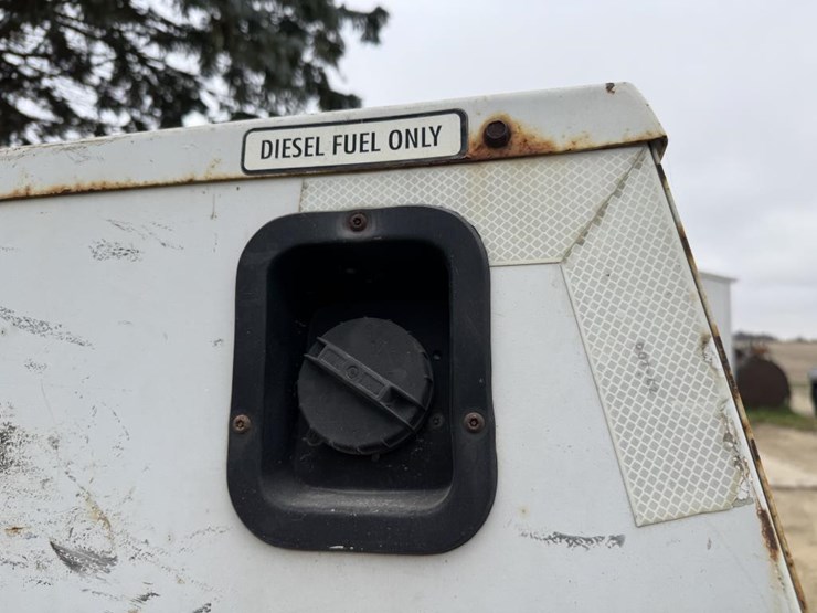 john-deere-12-image-13