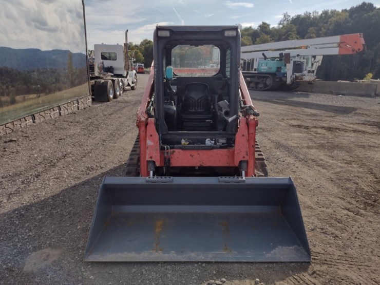 kubota-svl65-image-2