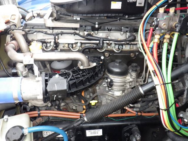 freightliner-cascadia-126-image-18