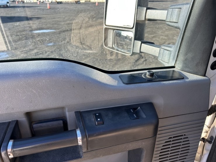 2014-ford-f450-sd-image-29