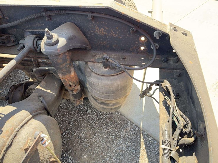 2003-peterbilt-379-image-19