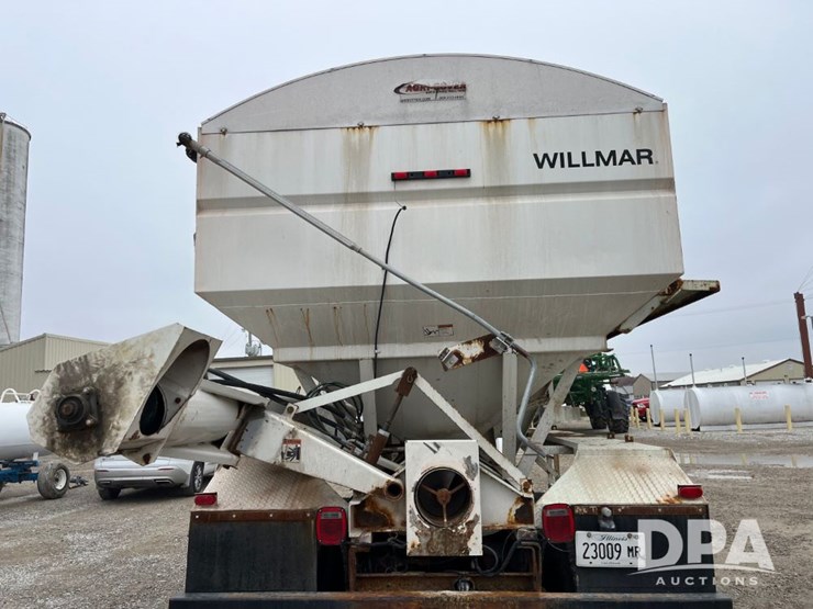 2001-peterbilt-330-image-29