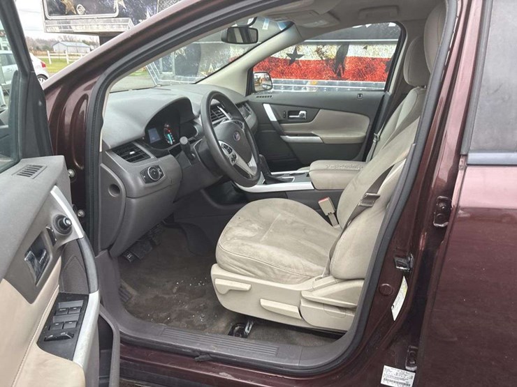 2012-ford-edge-image-13