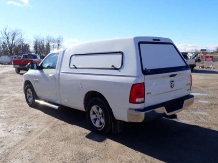 ram-1500-slt-image-7