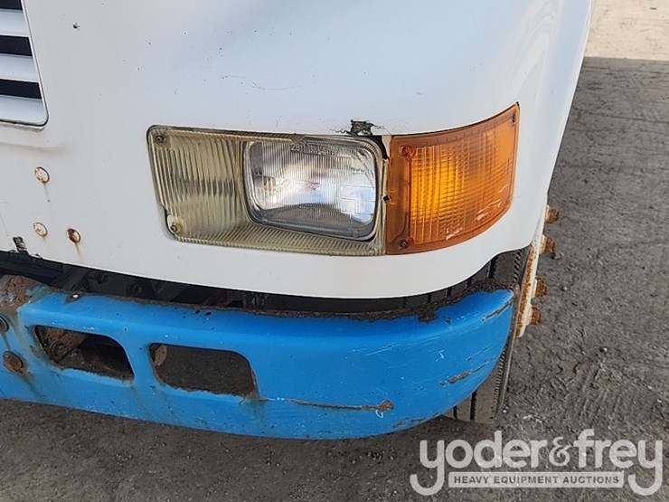 international-4700-image-13