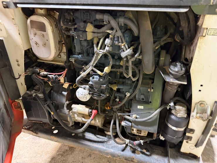 2014-bobcat-s850-image-14