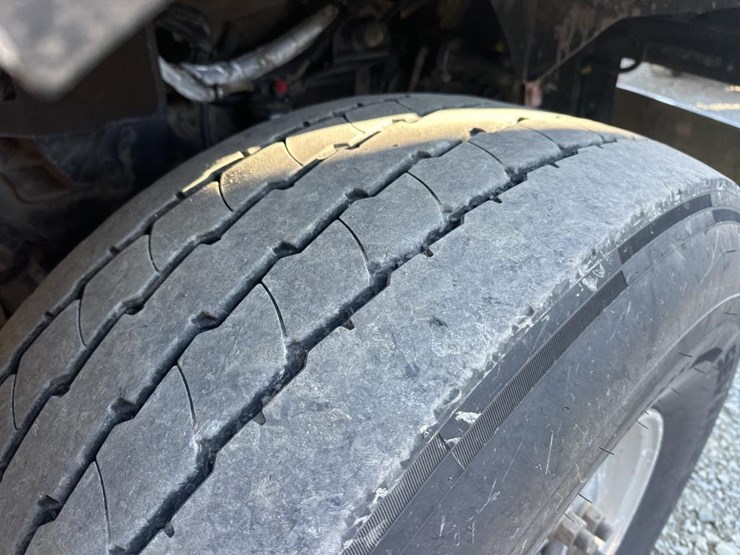 2017-international-hx615-image-75