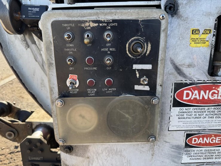 2002-vactor-2100-image-65