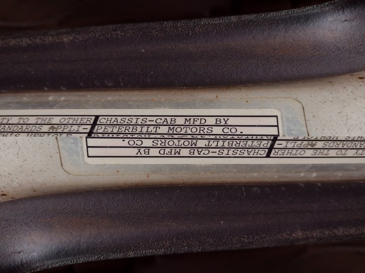 peterbilt-357-image-5