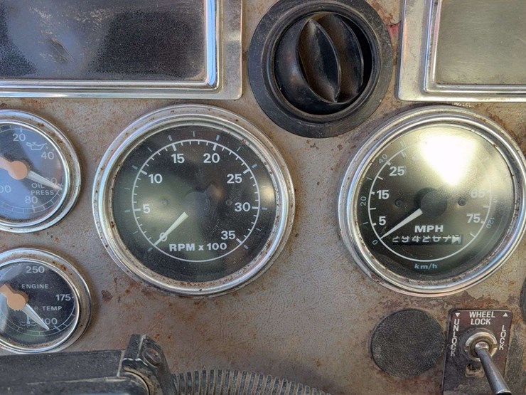 1995-ford-ltl9000-image-36