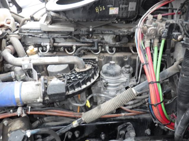 2019-freightliner-cascadia-126-image-29