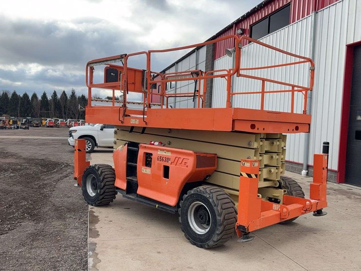 2014-jlg-4394rt-image-4