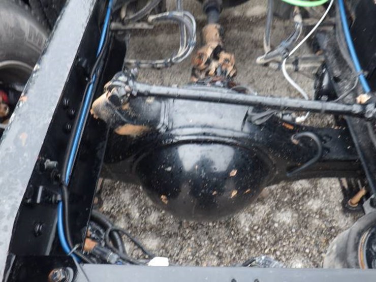 freightliner-cascadia-126-image-12