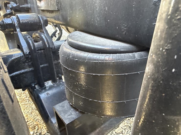 2012-peterbilt-389-image-52