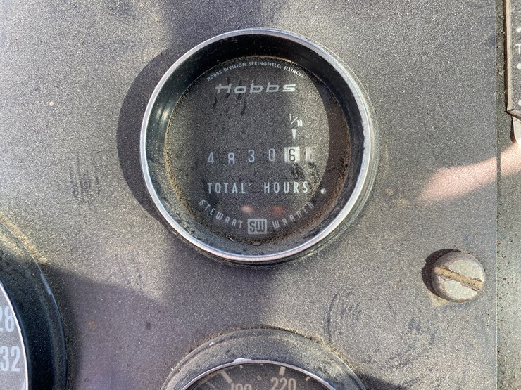 #1300-•-ag-gator-2004-injector-applicator-(colfax,-wi)-image-31